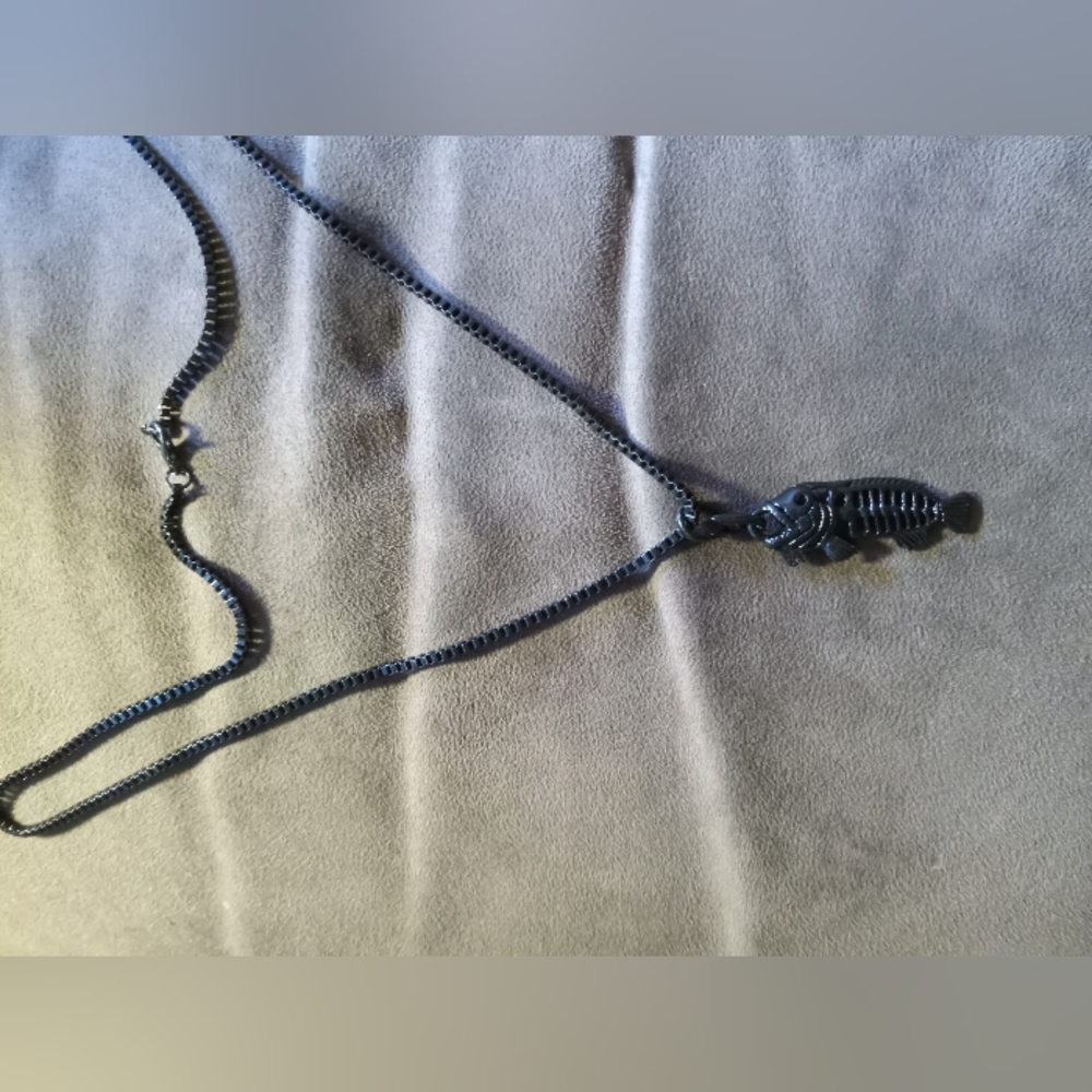 Mens fishing necklace